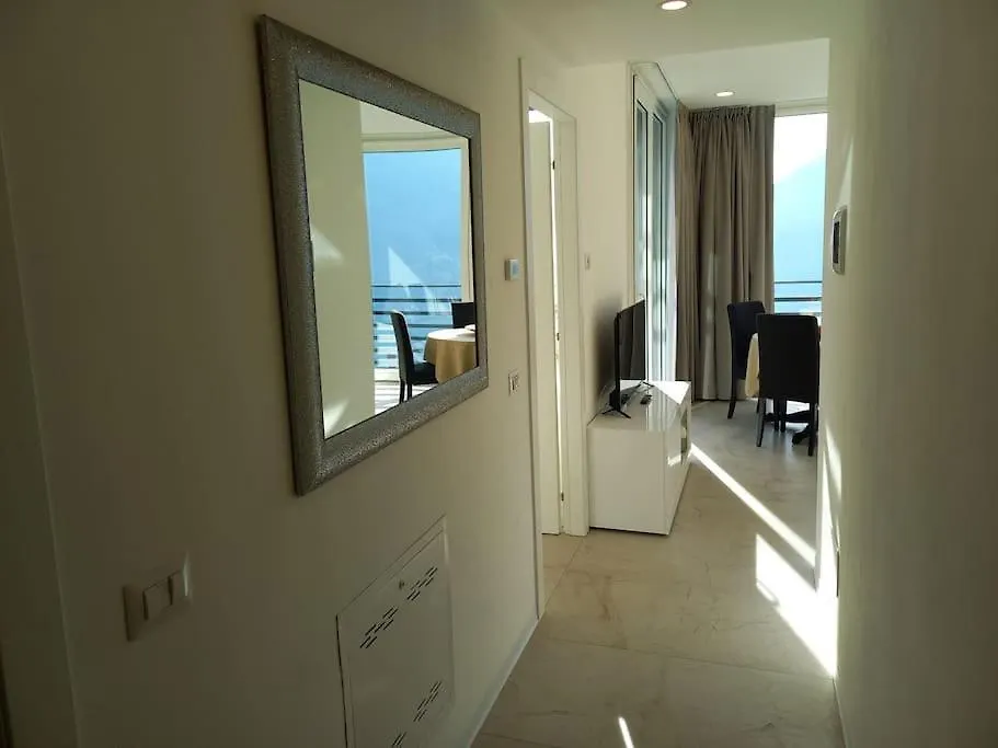 Como Lake Panorama, Nesso Apartment