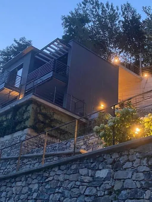 Como Lake Panorama, Nesso Apartment